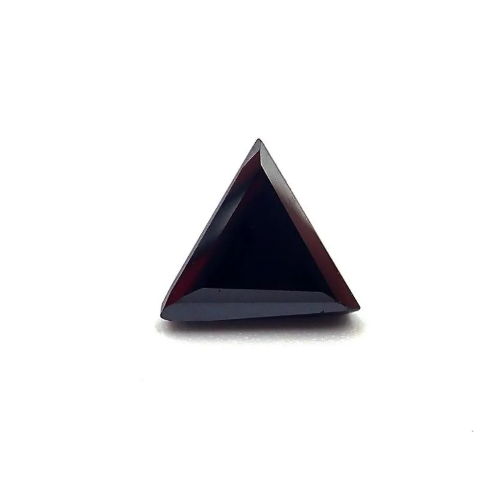Diamants noirs en vrac de forme triangulaire de 2 ct - GemoneDiamonds — Pierres précieuses en vrac