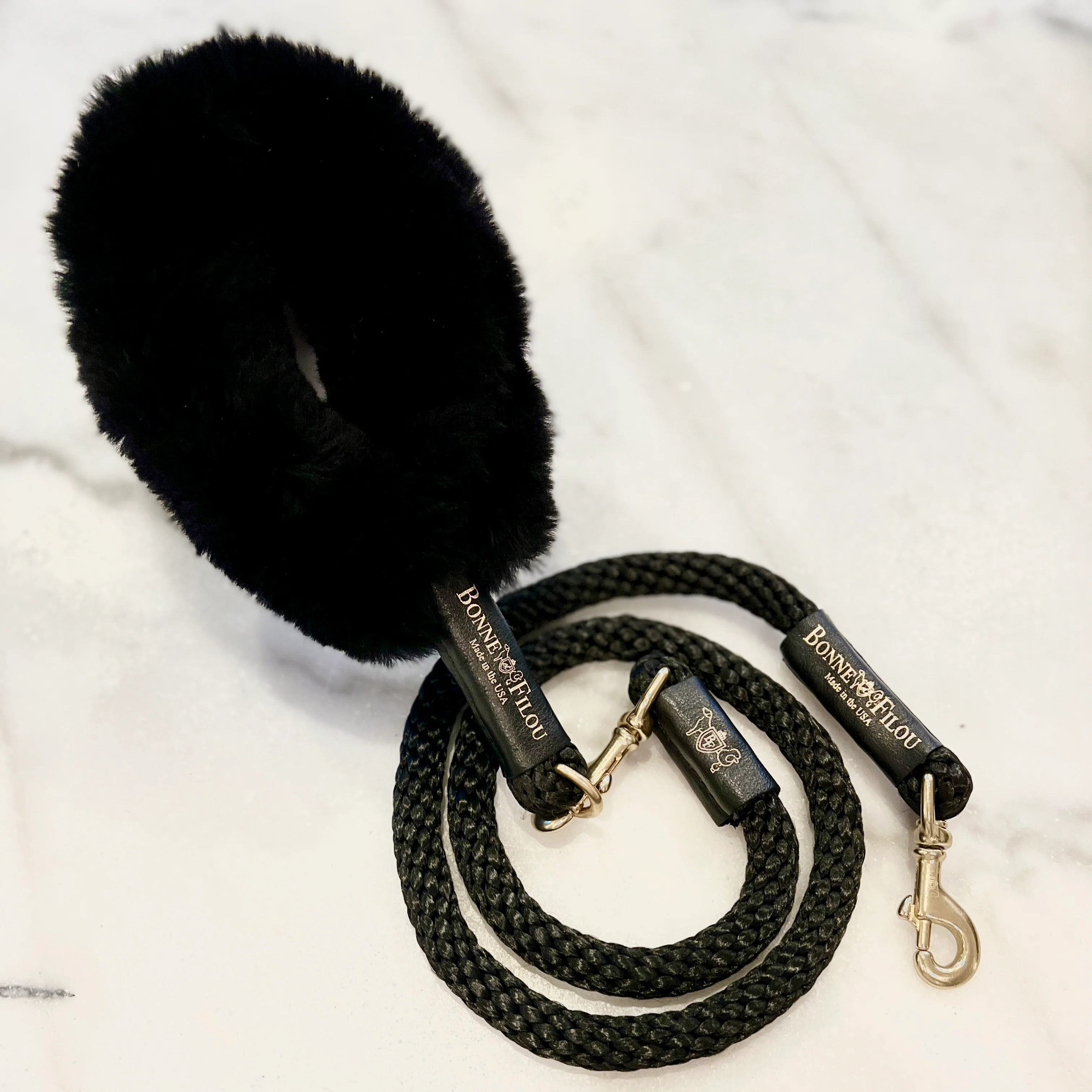 Bundle Shearling Fur Grip + Rope Leash for Dogs - Black Grip with Black Leash