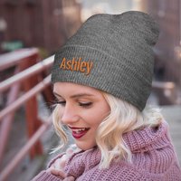Tuque tricotée avec broderie personnalisée et texte