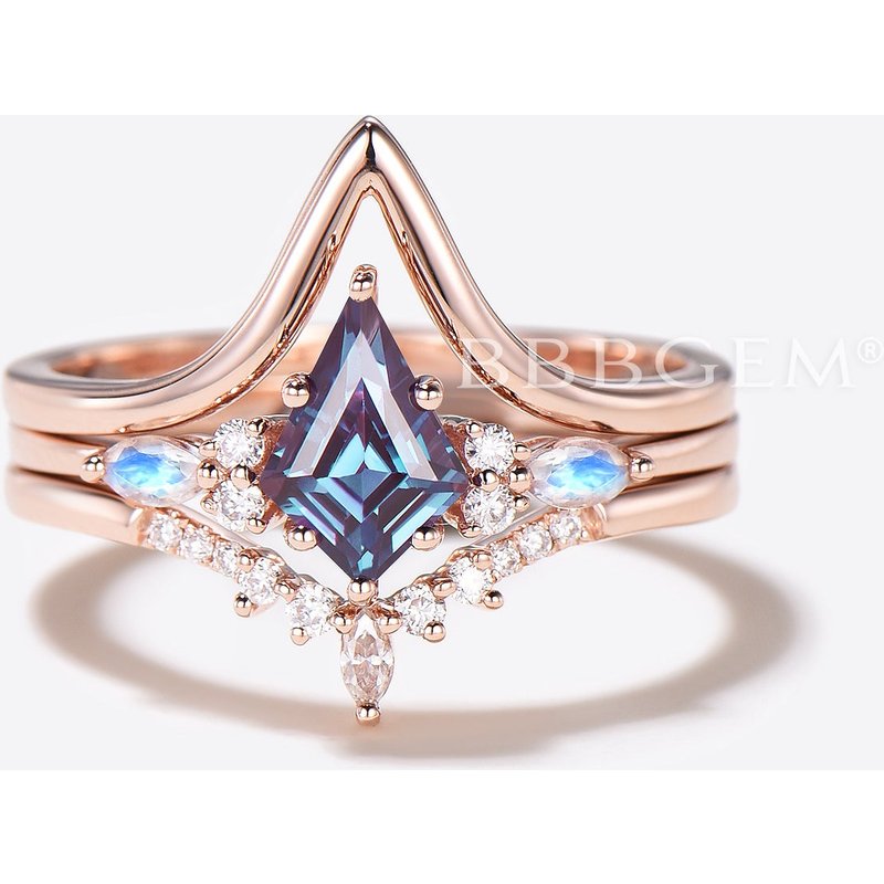 3pcs Kite Alexandrite Engagement Ring Curved Diamond Wedding Ring Set — Engagement Rings