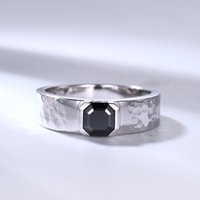 Bague de mariage en or martelé pour hommes avec onyx noir en taille Asscher