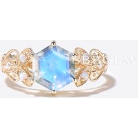 Bague de fiançailles en or avec pierre de lune naturelle hexagonale et papillon