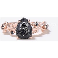 Bague de fiançailles en quartz rutile noir en forme de poire Branch Leaf
