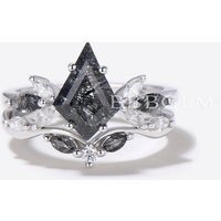 Kite Cut Black Rutilated Quartz Ring Seven Stone Wedding Ring — Wedding Jewelry