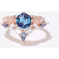 Bague de fiançailles Leaf avec Alexandrite taillée en hexagone