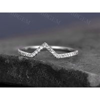 Bague de mariage en diamant courbé demi-éternité