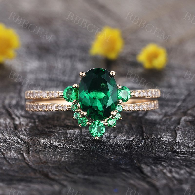 Retro Emerald Bridal Set Oval Cut Emerald Yellow Gold Three Stone Style — Engagement Rings