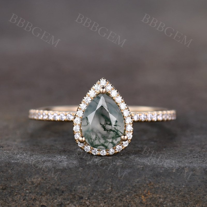 Bague de fiançailles en or blanc avec agate mousse en forme de poire — Bagues de fiançailles
