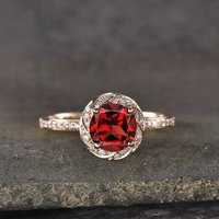 Bague de Fiançailles en Rubis Lab dans un Halo en Or Rose