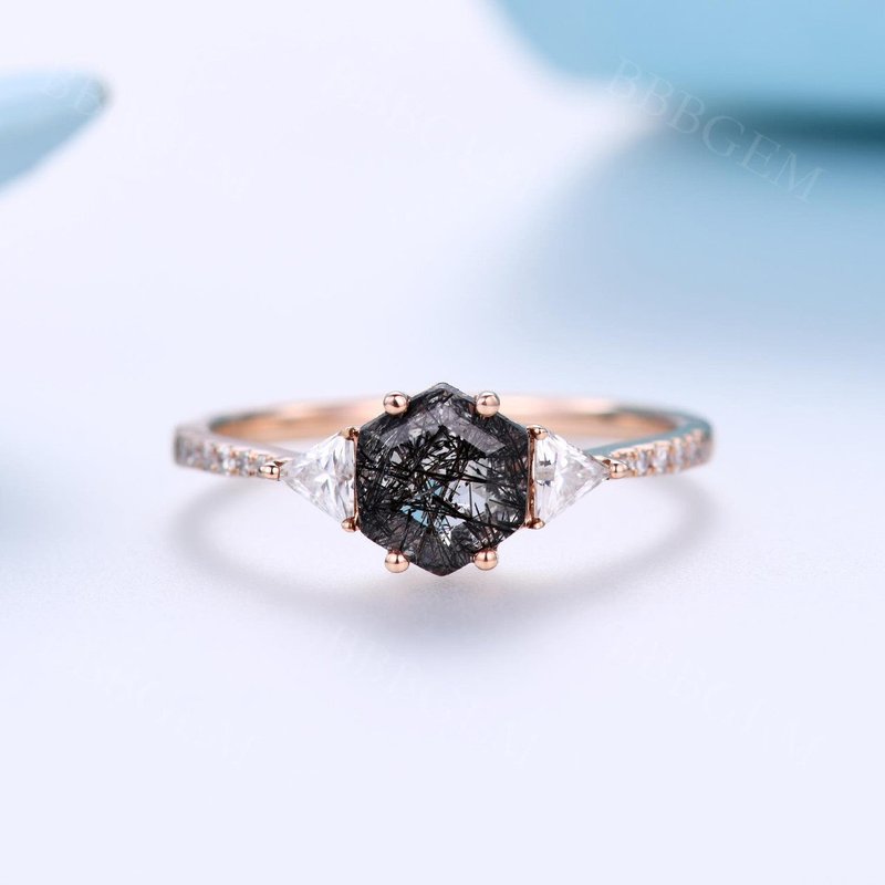 Bague de fiançailles en quartz rutile noir hexagonal par BBBGEM — Bagues de fiançailles