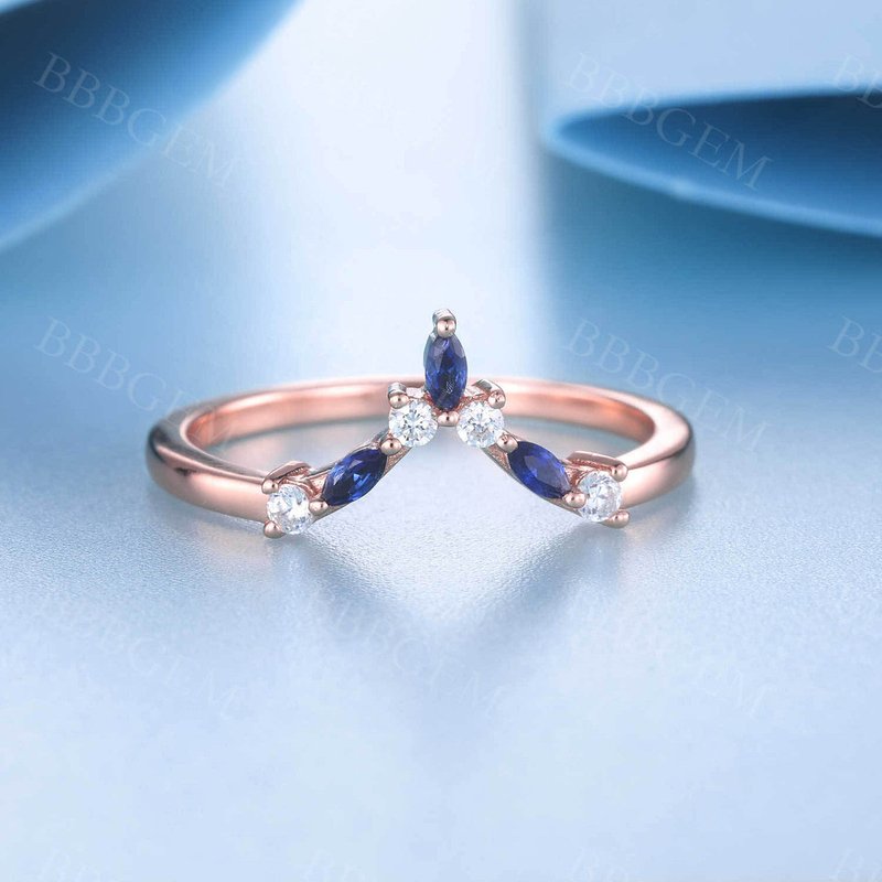 Bague de mariage en saphir bleu et diamant avec courbe empilable — Bijoux de mariage