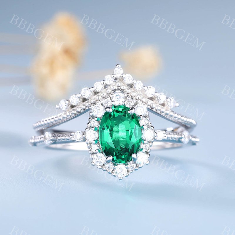 Columbia Emerald Bridal Set Unique Engagement Ring Green Gemstone Ring — Engagement Rings