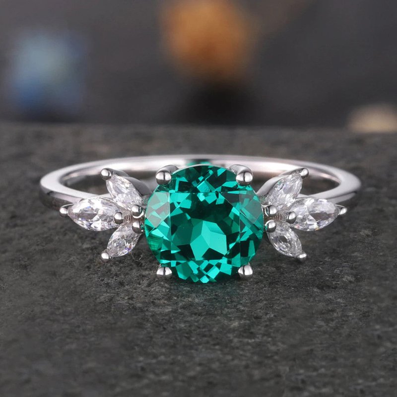 Vintage Emerald Diamond Engagement Ring Round Cut Diamond Promise Ring — Engagement Rings