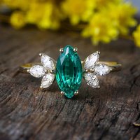 Bague de Fiançailles Vintage Marquise Fiony Émeraude Diamant — Bagues de fiançailles
