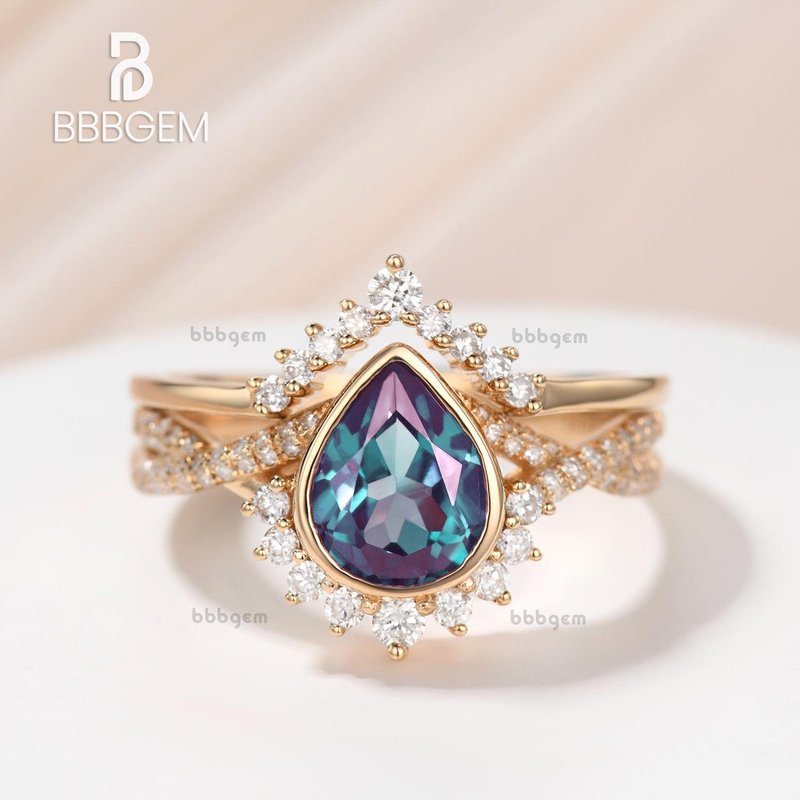 Vintage Pear Shaped Alexandrite Moissanite Engagement Ring Set — Engagement Rings
