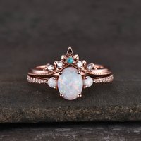 Bague de fiançailles trois pierres en opale en or rose — Bagues de fiançailles