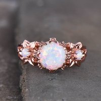 Bague de fiançailles en opale australienne à trois pierres par BBBGEM