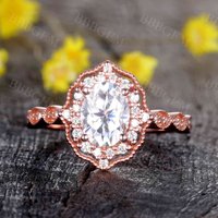 Bague de fiançailles vintage en moissanite avec halo et filigrane — Bagues de fiançailles