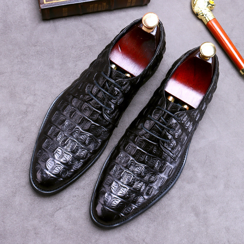 Chaussures d'affaires en cuir à bout rond pour hommes — Chaussures décontractées pour hommes