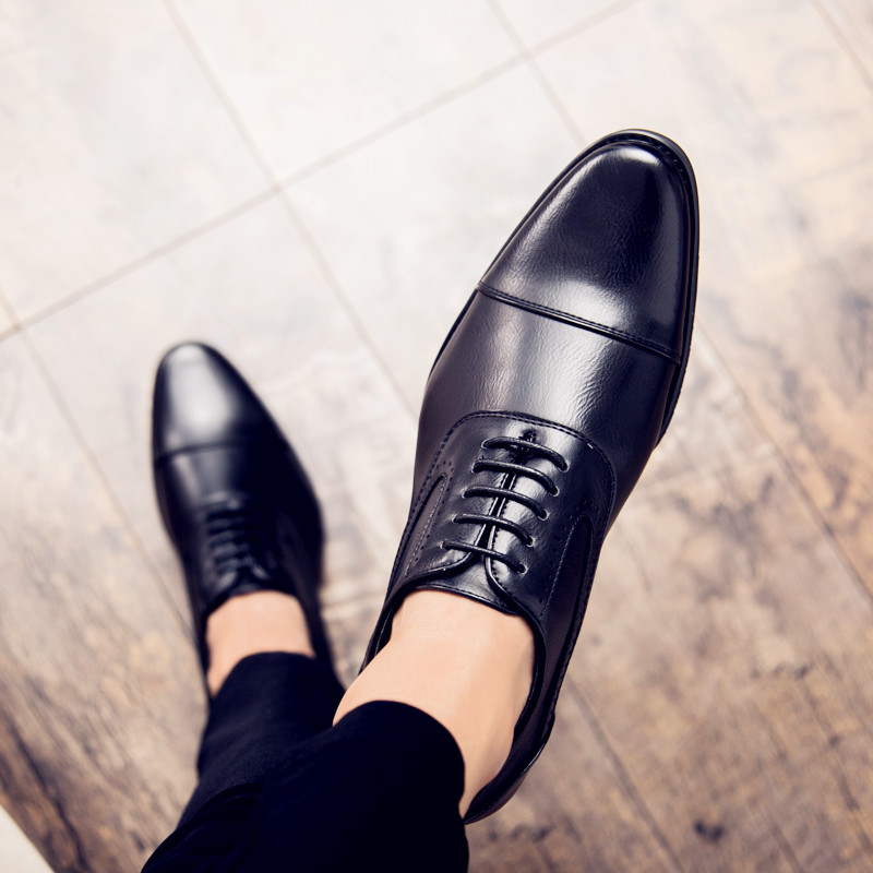 Souliers d'affaires pour hommes - Élégants et confortables — Chaussures décontractées pour hommes