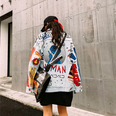 Veste en Jean Fashion avec Imprimé Graffiti — Blousons et vestes légères