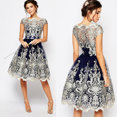 Robe en dentelle patchwork