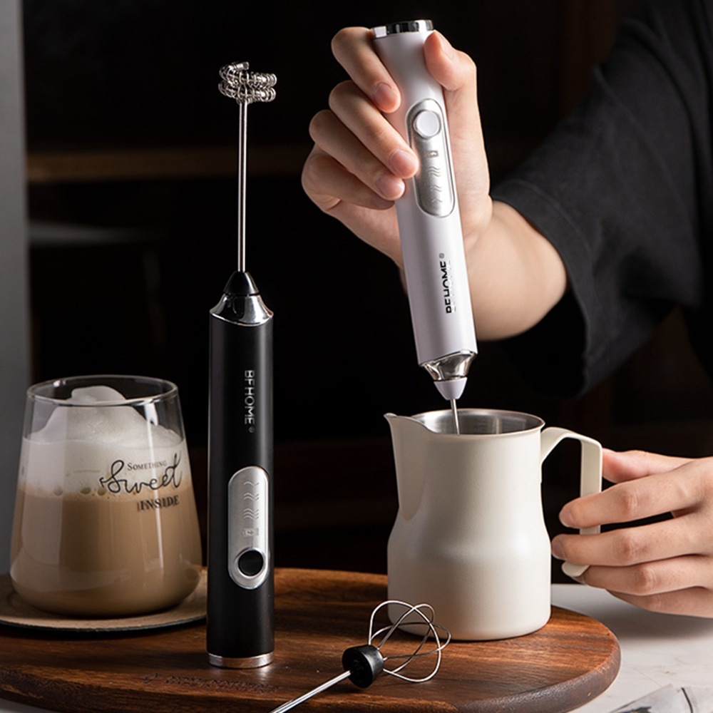Frother à lait électrique rechargeable et mélangeur à main — Amplificateurs audio et DAC