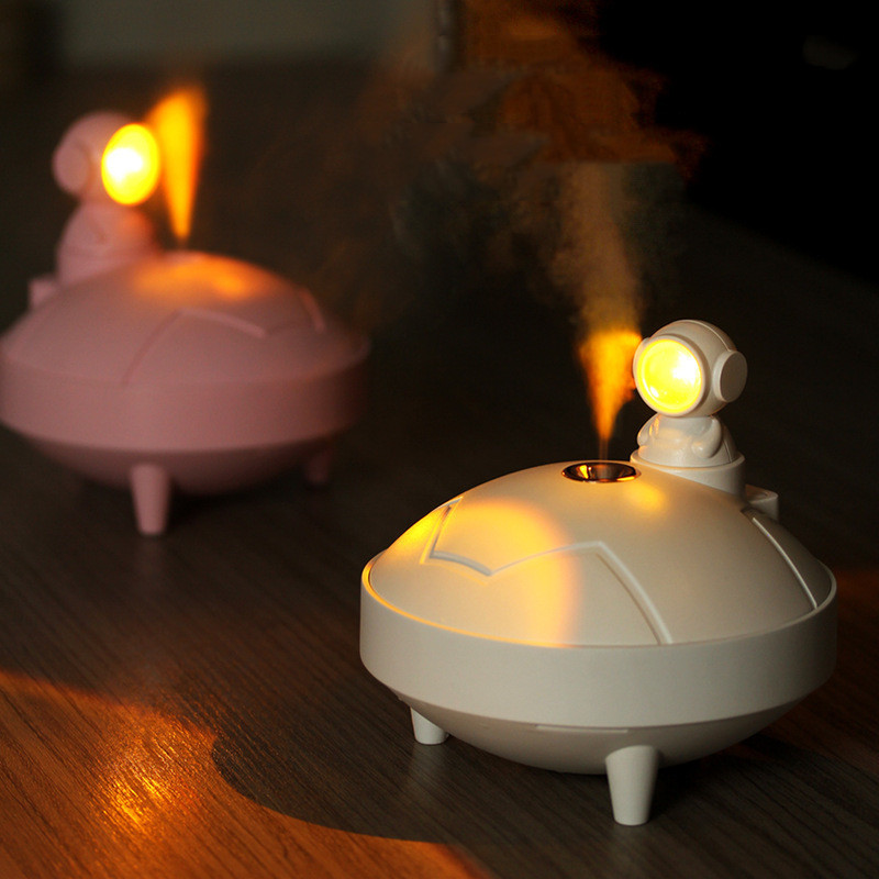 Astronaut Sunset Projector & Humidifier – 360° Rotation, USB-C Powered