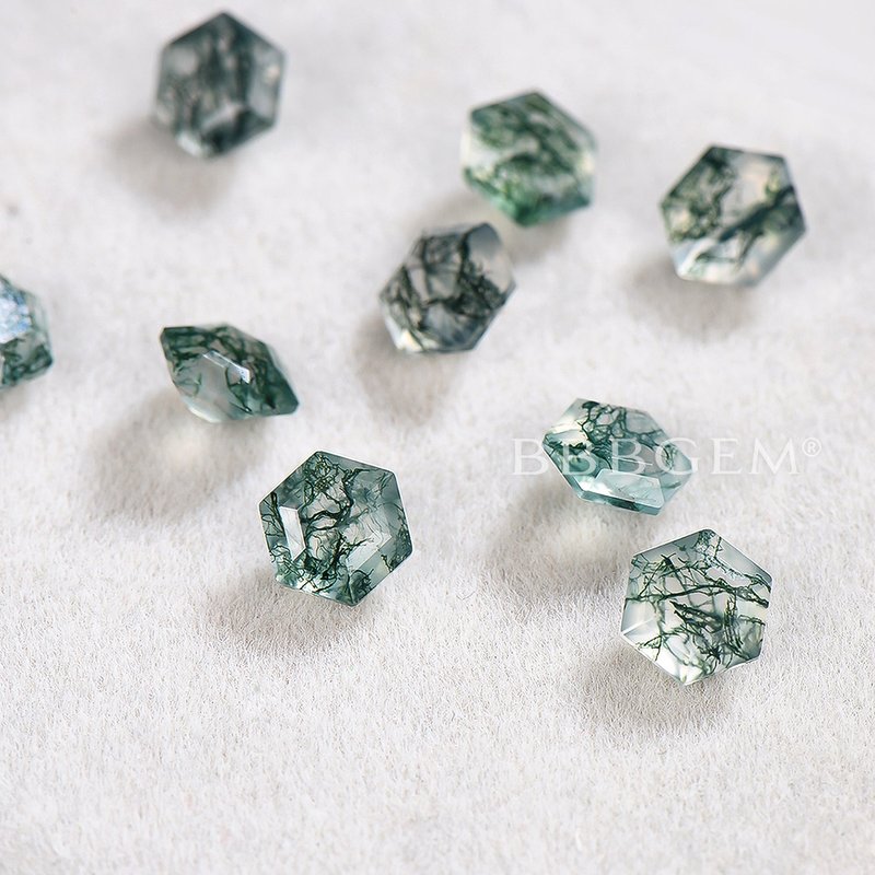 Gemmes Facettées en Agate Mousse Verte Taillées en Hexagone — Pierres précieuses en vrac