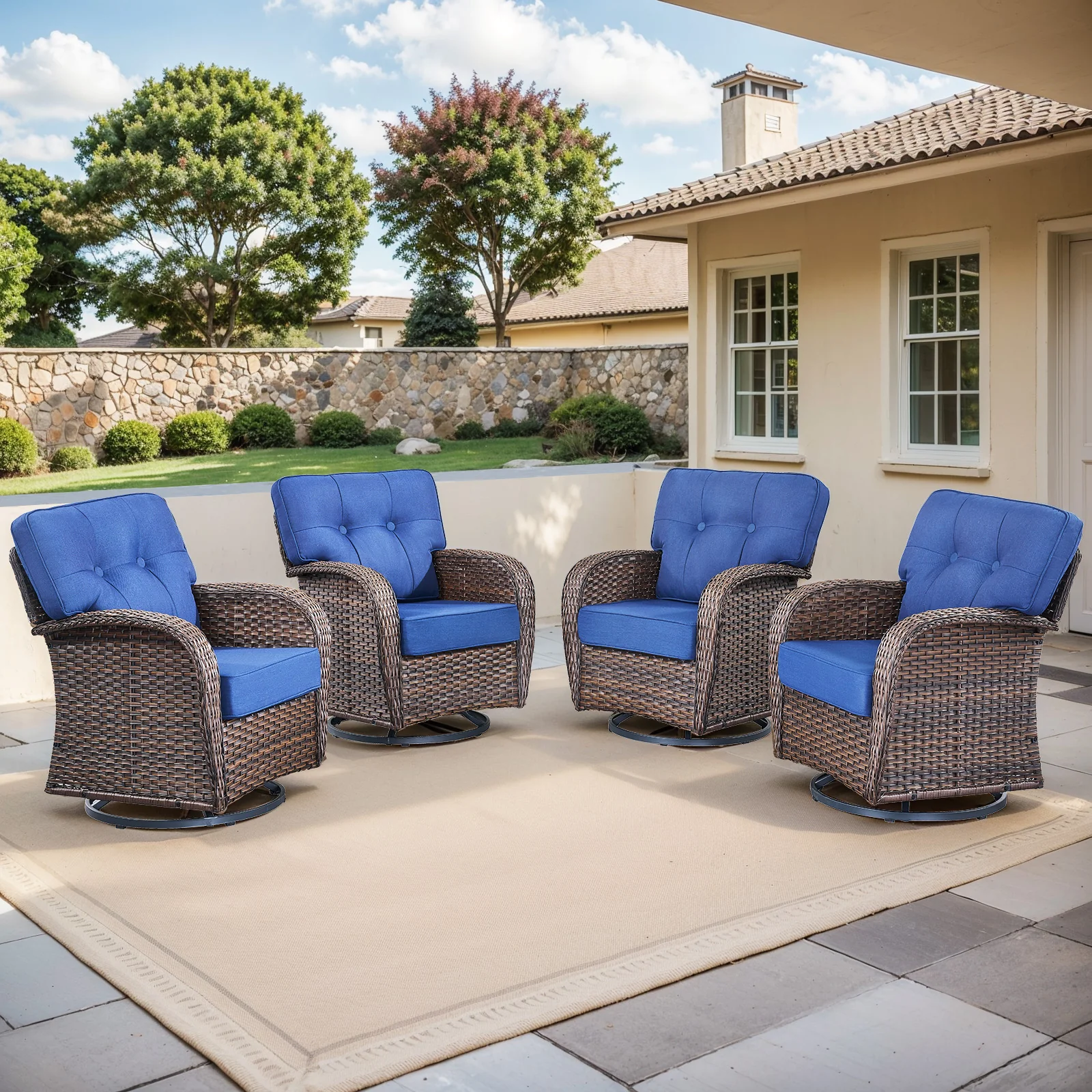 Ensemble de 4 chaises pivotantes de patio T Series - Osier brun/Coussin bleu — Mobilier de patio et d'extérieur