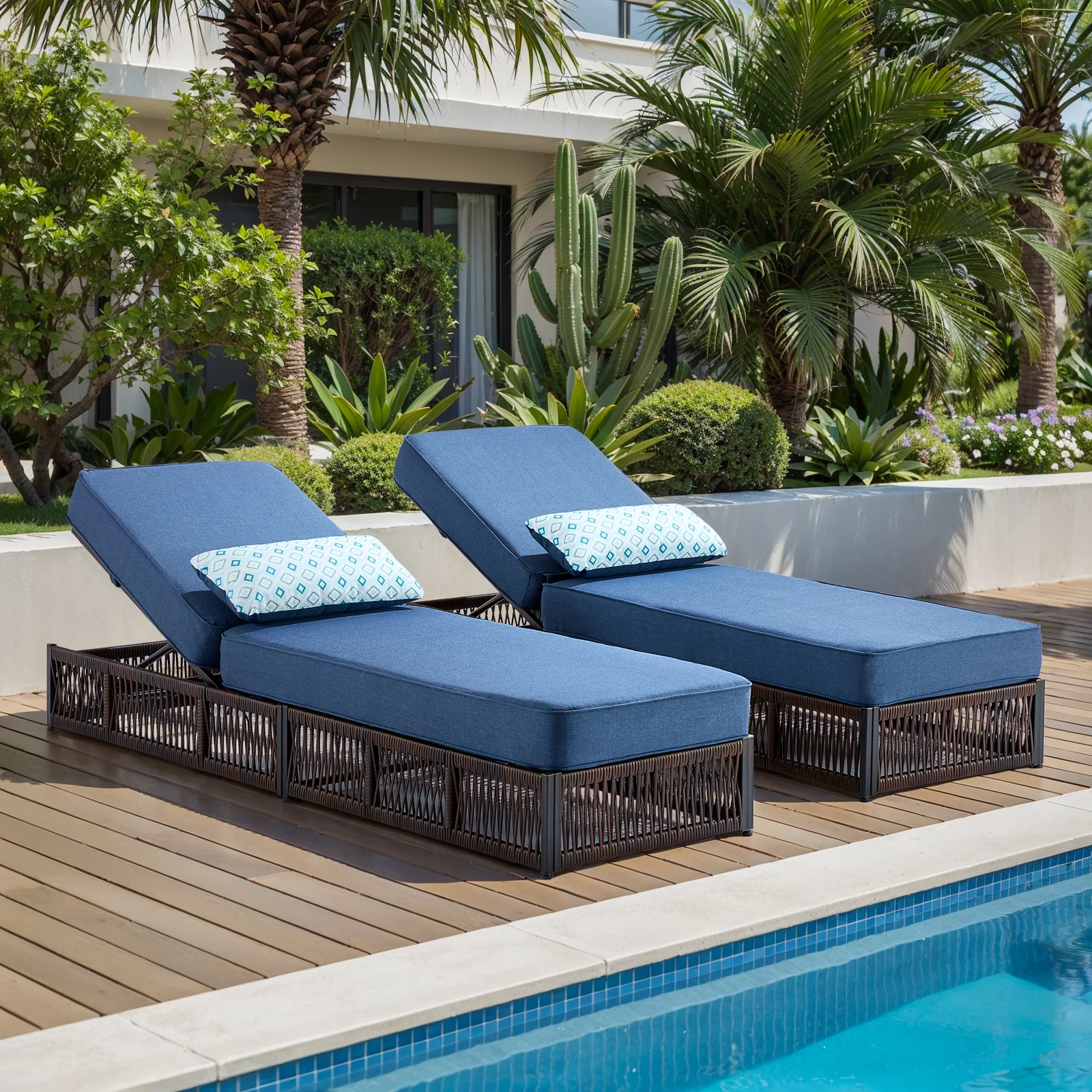 Chaises longues en osier 2 pièces avec coussins de 5" - Série NTC — Mobilier de patio et d'extérieur