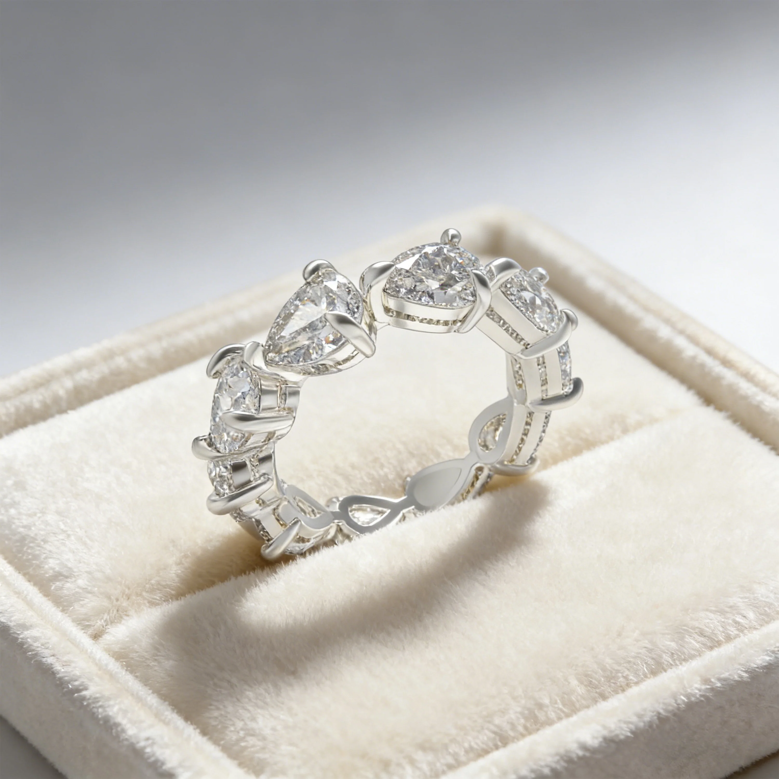 Bague Éternité en Argent Sterling avec Moissanite en Coupe Poire