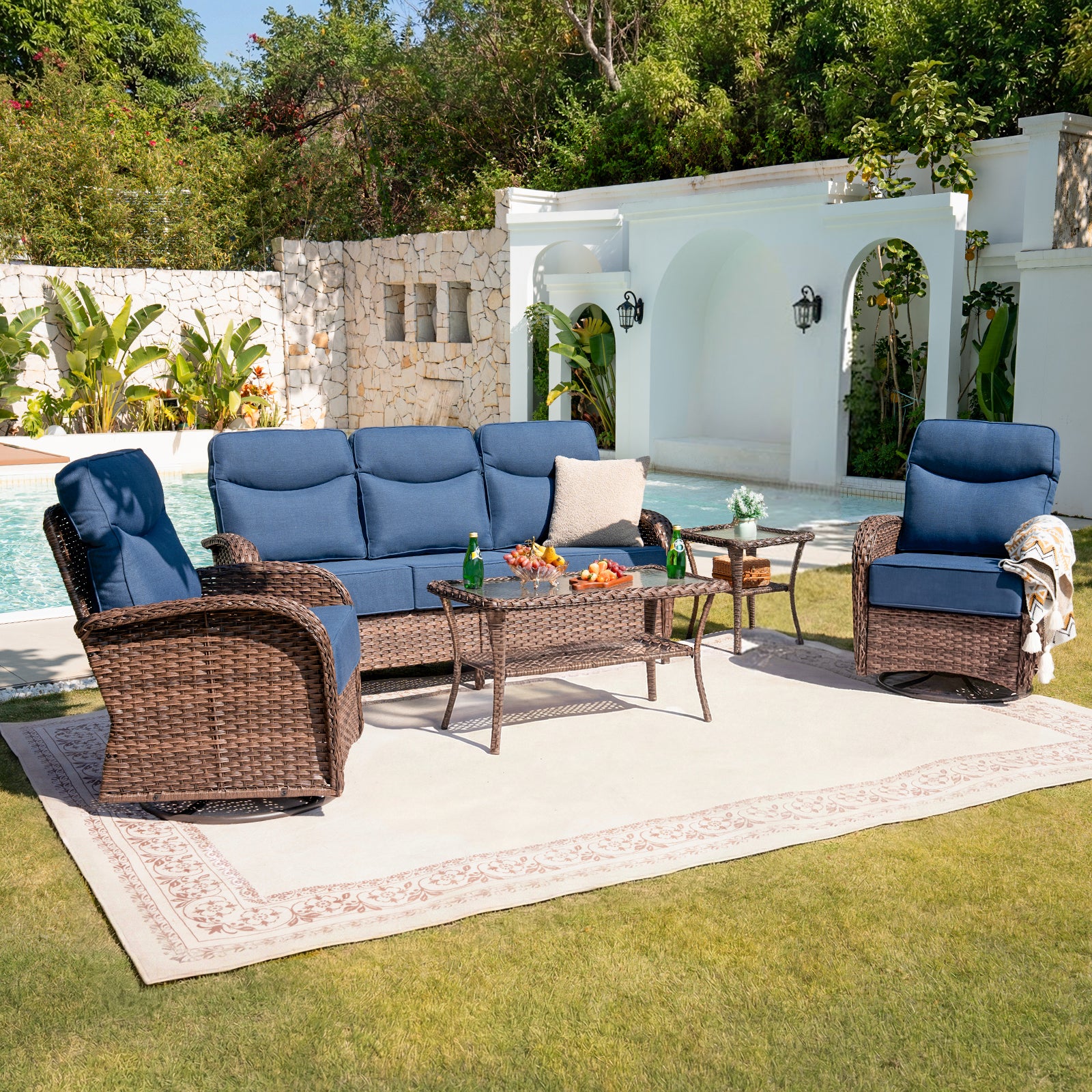 Ensemble de chaises pivotantes en osier Belord de 5 pièces avec table — Mobilier de patio et d'extérieur