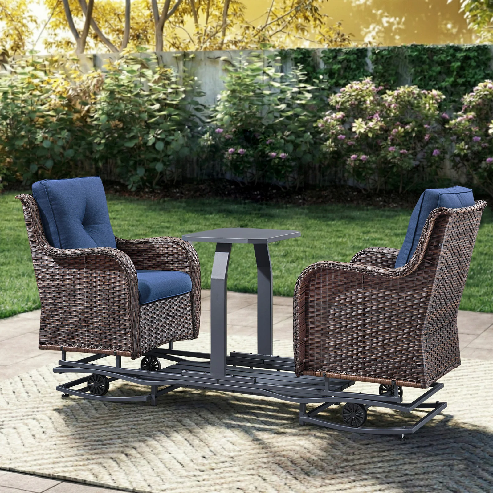 Belord Balancelle D'extérieur en Osier de 95" avec Table Intégrée — Mobilier de patio et d'extérieur