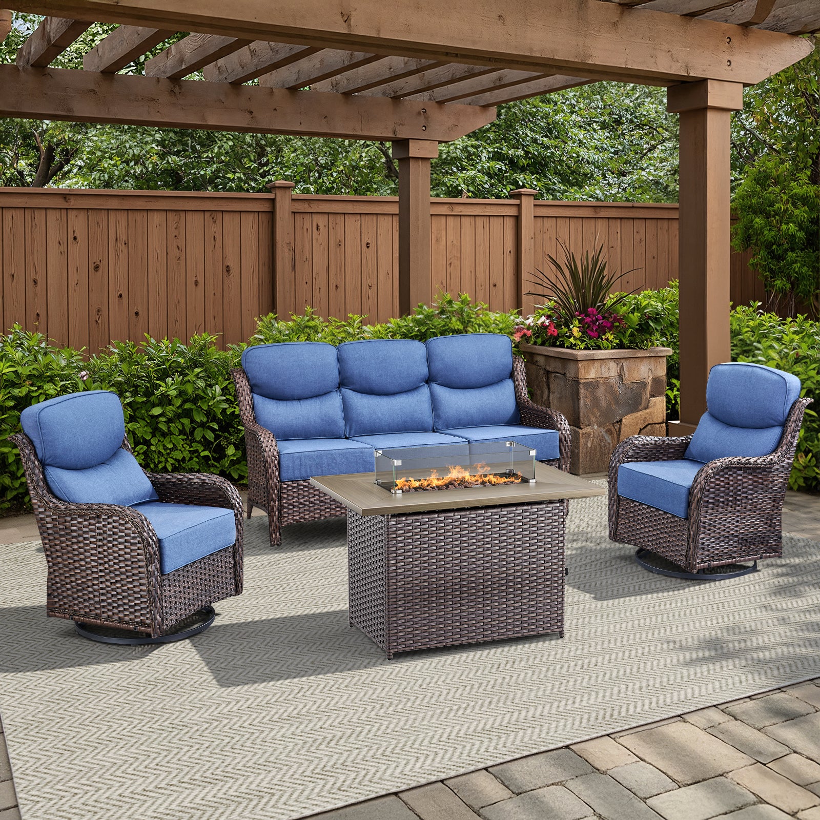 Ensemble de foyer de patio Belord avec coussins de 6" et chaises pivotantes — Mobilier de patio et d'extérieur