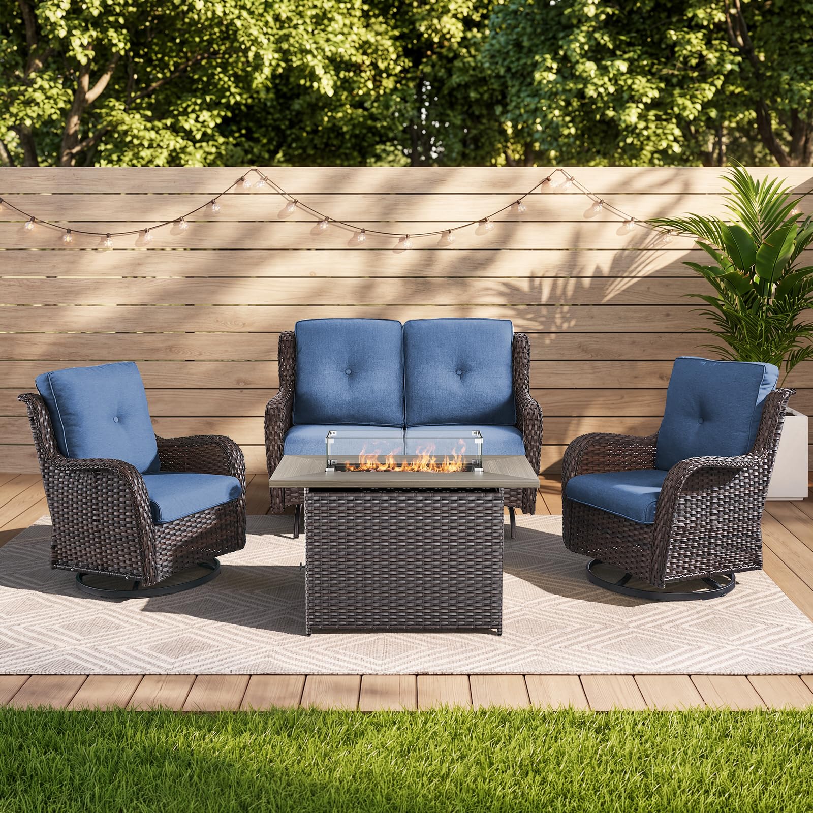 Ensemble de 4 Chaises Balancantes en Osier Belord avec Table de Feu — Mobilier de patio et d'extérieur