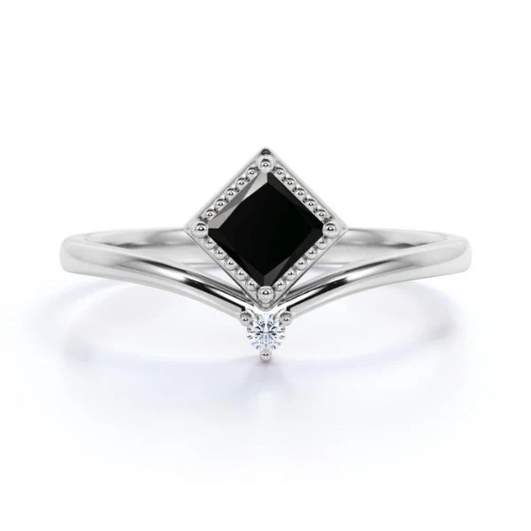 Bague diamant noir et blanc serti griffes taille princesse 1,20 ct - Or jaune 10 carats — Anneaux empilables