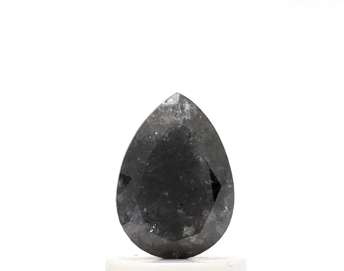 Diamant sel et poivre en forme de poire de 0,85 ct — Pierres précieuses en vrac