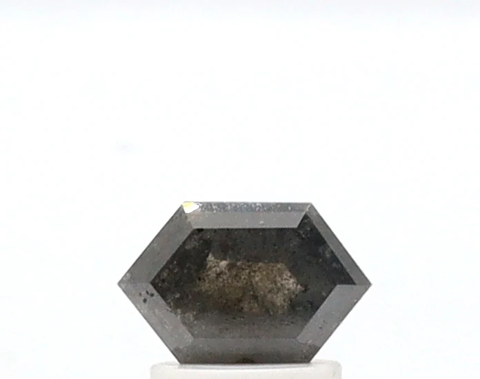 Diamant sel et poivre de forme hexagonale de 0,90 ct — Pierres précieuses en vrac