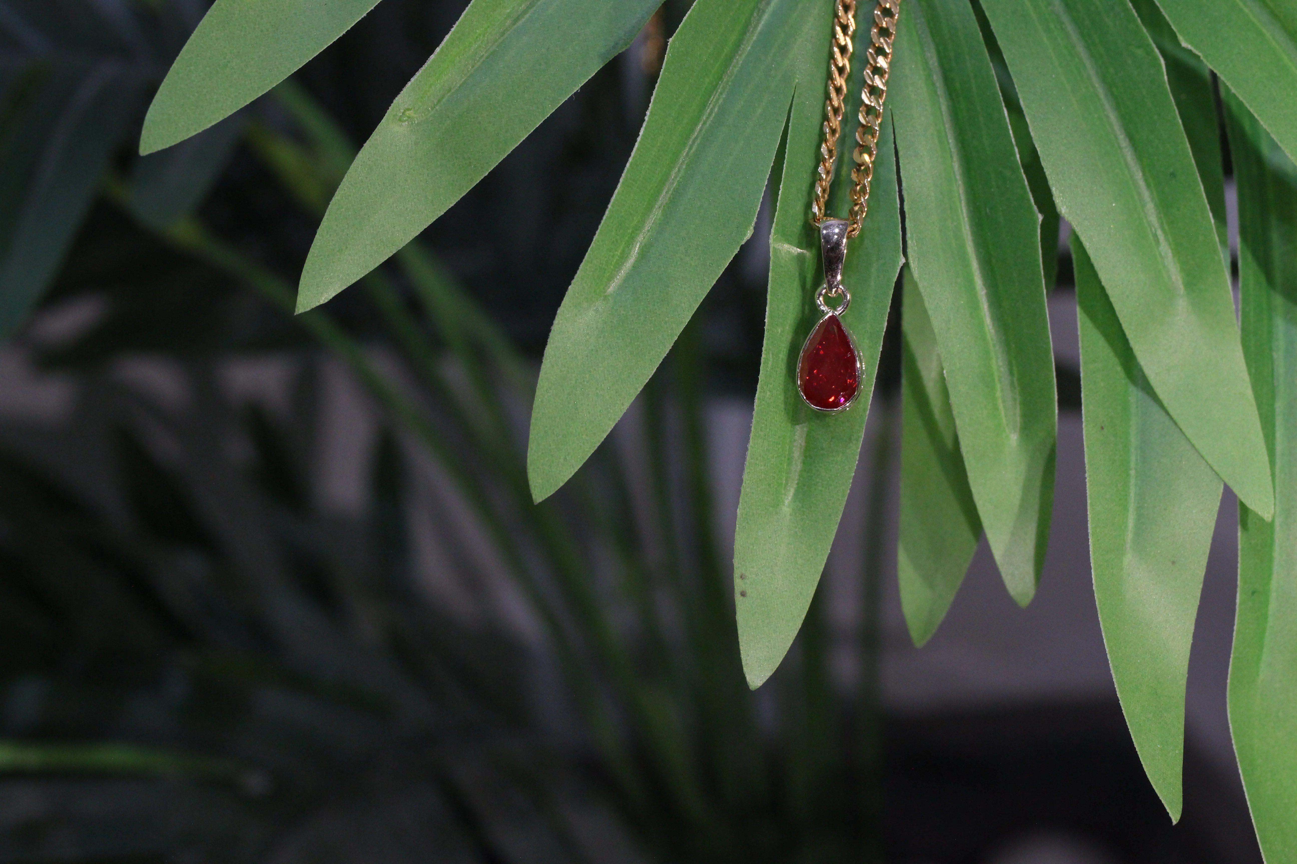 1 Ct Red Colored Lab Diamond Solitaire Pendant In Yellow Gold — Pendant Necklace
