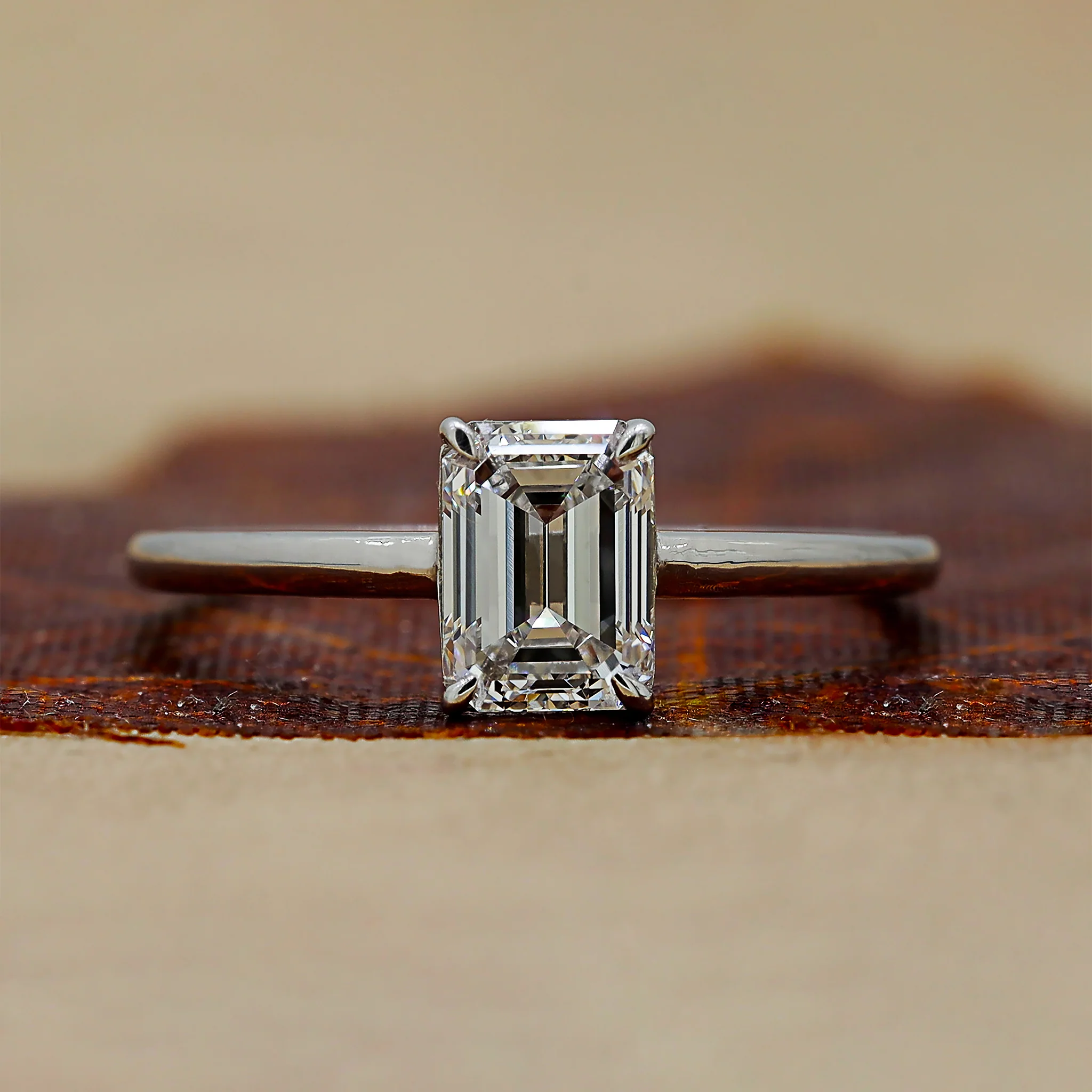 Bague Solitaire en Diamant Lab-Grown de 1 Ct en Forme Émeraude — Anneaux empilables