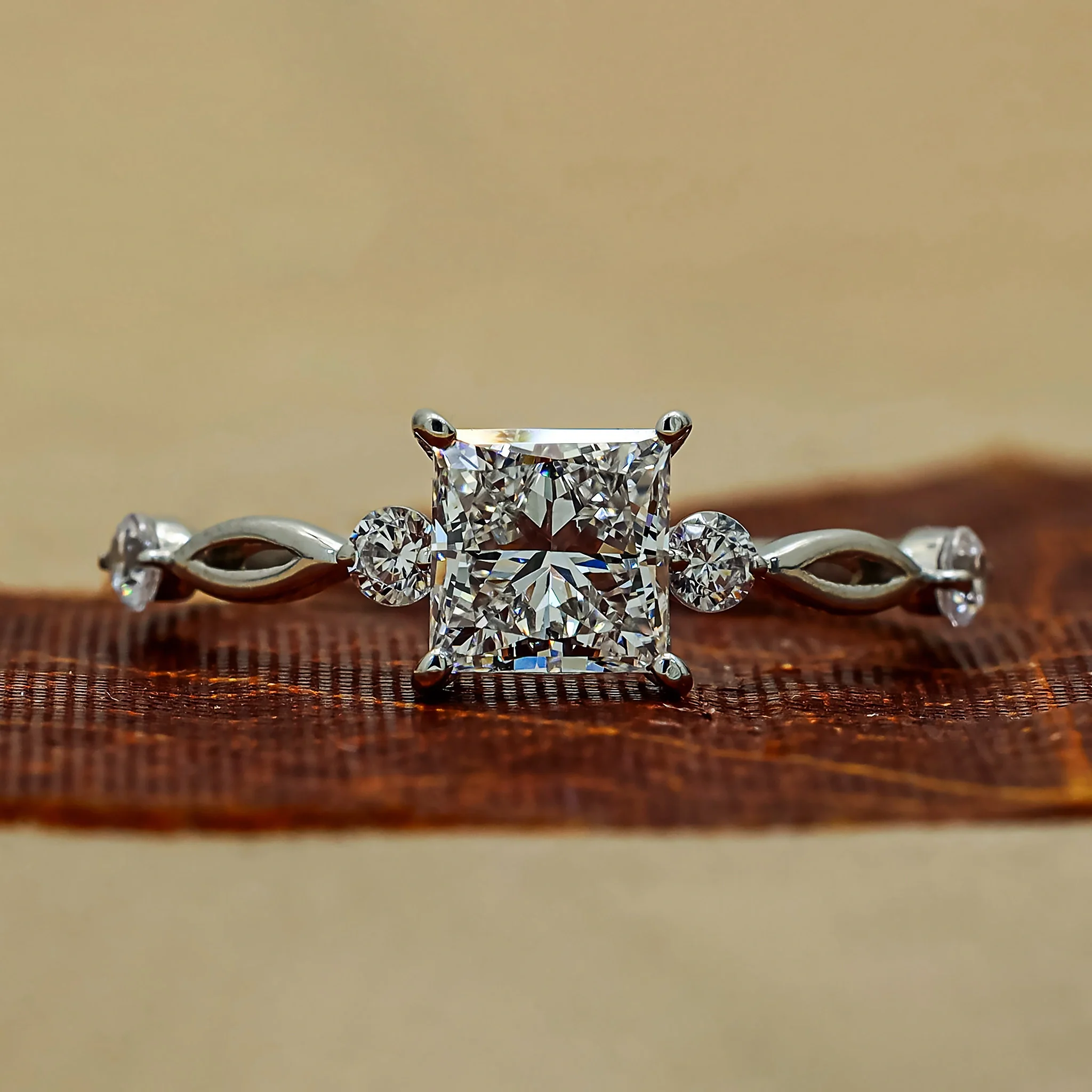 Bague en diamant créée en laboratoire de 1,14 carat - Princesse et ronde — Anneaux empilables