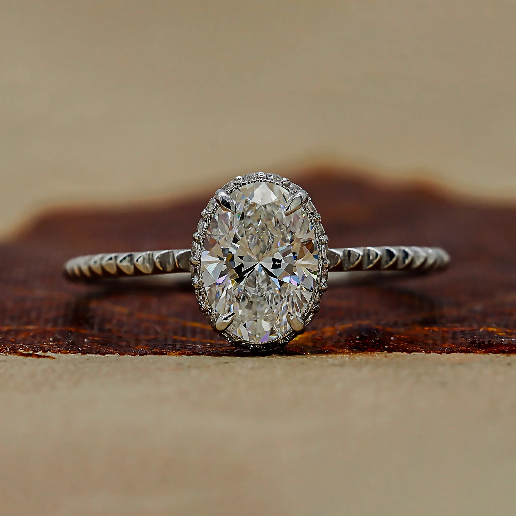 Bague de fiançailles en diamant de laboratoire de 1,10 Ct avec halo caché — Bagues de fiançailles