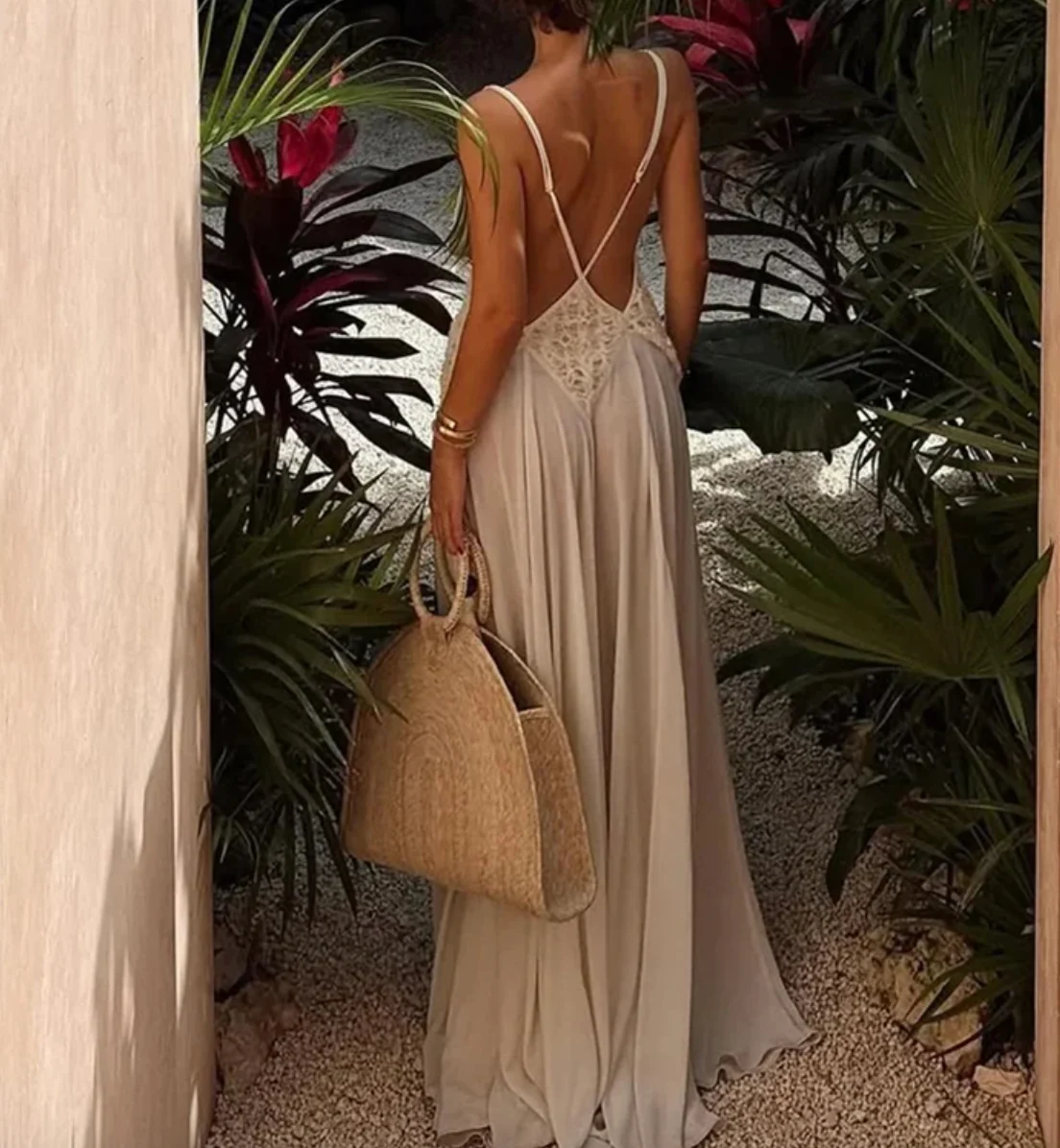 Robe Maxi V Col en Chiffon Azura de FBGGYSDP — Robes pour femmes