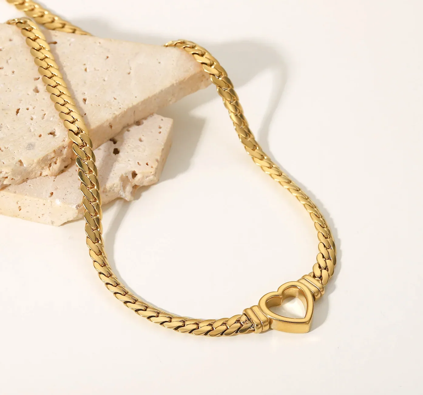 Collier en cœur plaqué or 18K Venus par FBGGYSDP — Collier Plaqué Or
