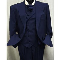 Classic Fit Suit with Pleated Pants - Athletic Fit - Executive Cut
