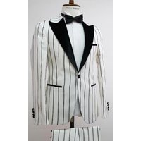 Costume blanc avec rayures noires pour hommes