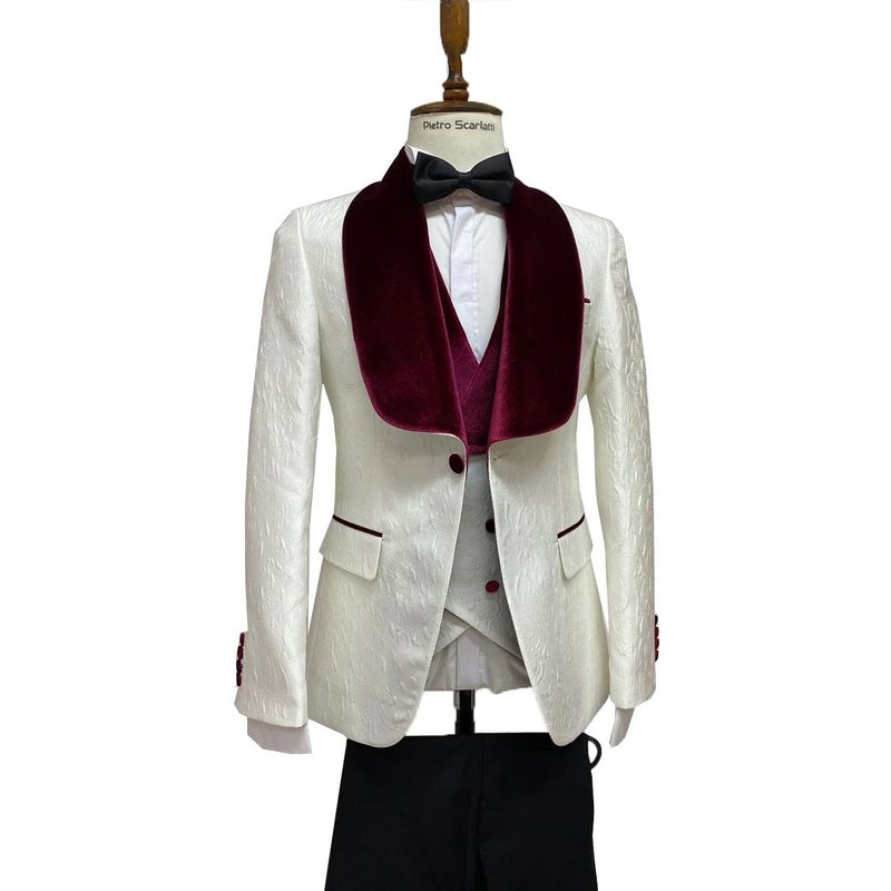 Mens Vested Designer Wide Velvet Shawl Tuxedo White With Burgundy Lapel — Costumes et vestons pour hommes