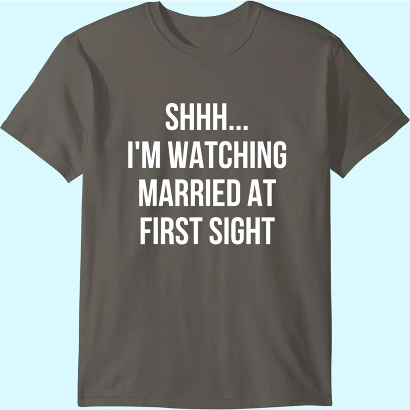 Shhh Je Regarde Mariés au Premier Regard T-Shirt pour Hommes — T-shirts pour hommes