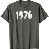 1976 Design Born In The 70s Distressed Birthday T Shirt for Men